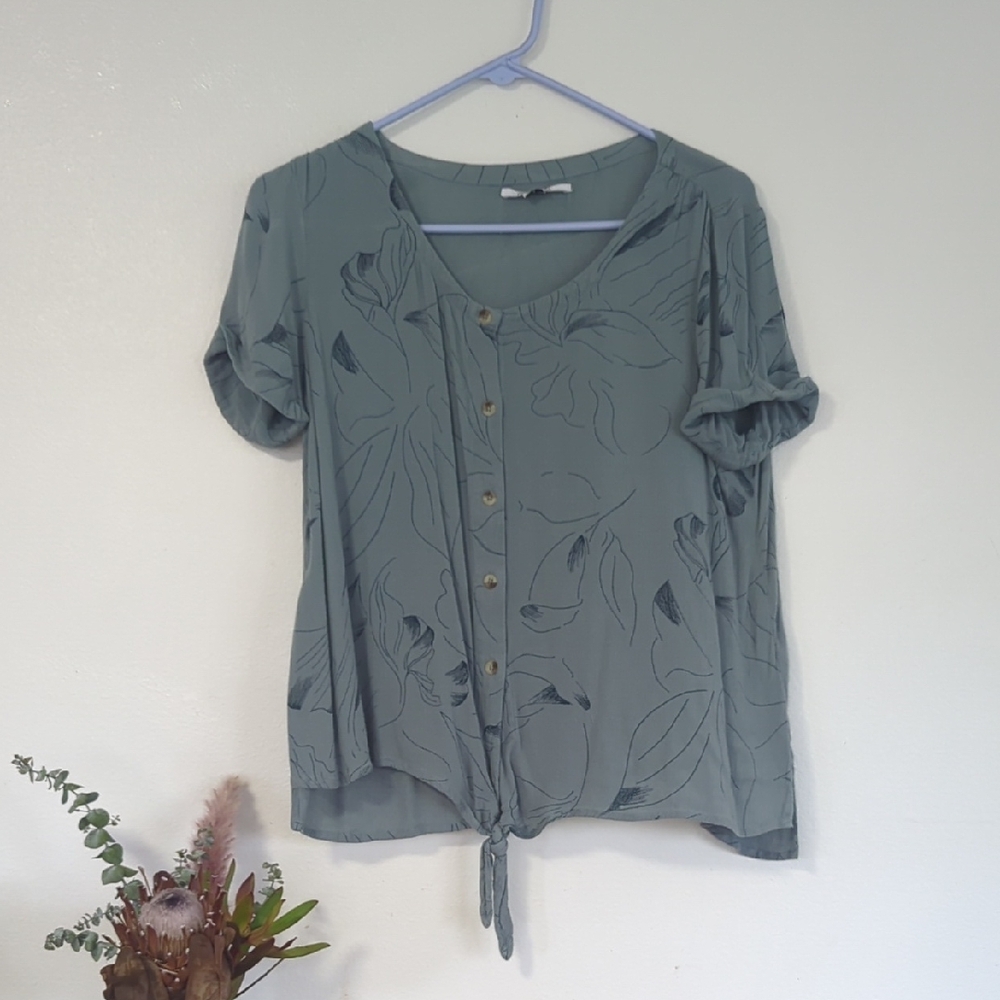 Floral Button-Down Top in Green